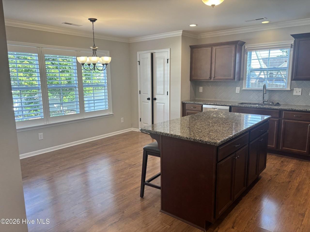 625 Jade Ln - Photo 7 of 22