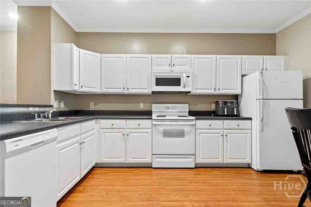 205 Woodstone Dr #17 - Photo 5 of 14