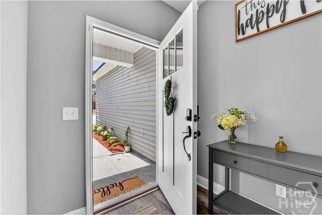 160 Huger St - Photo 5 of 34