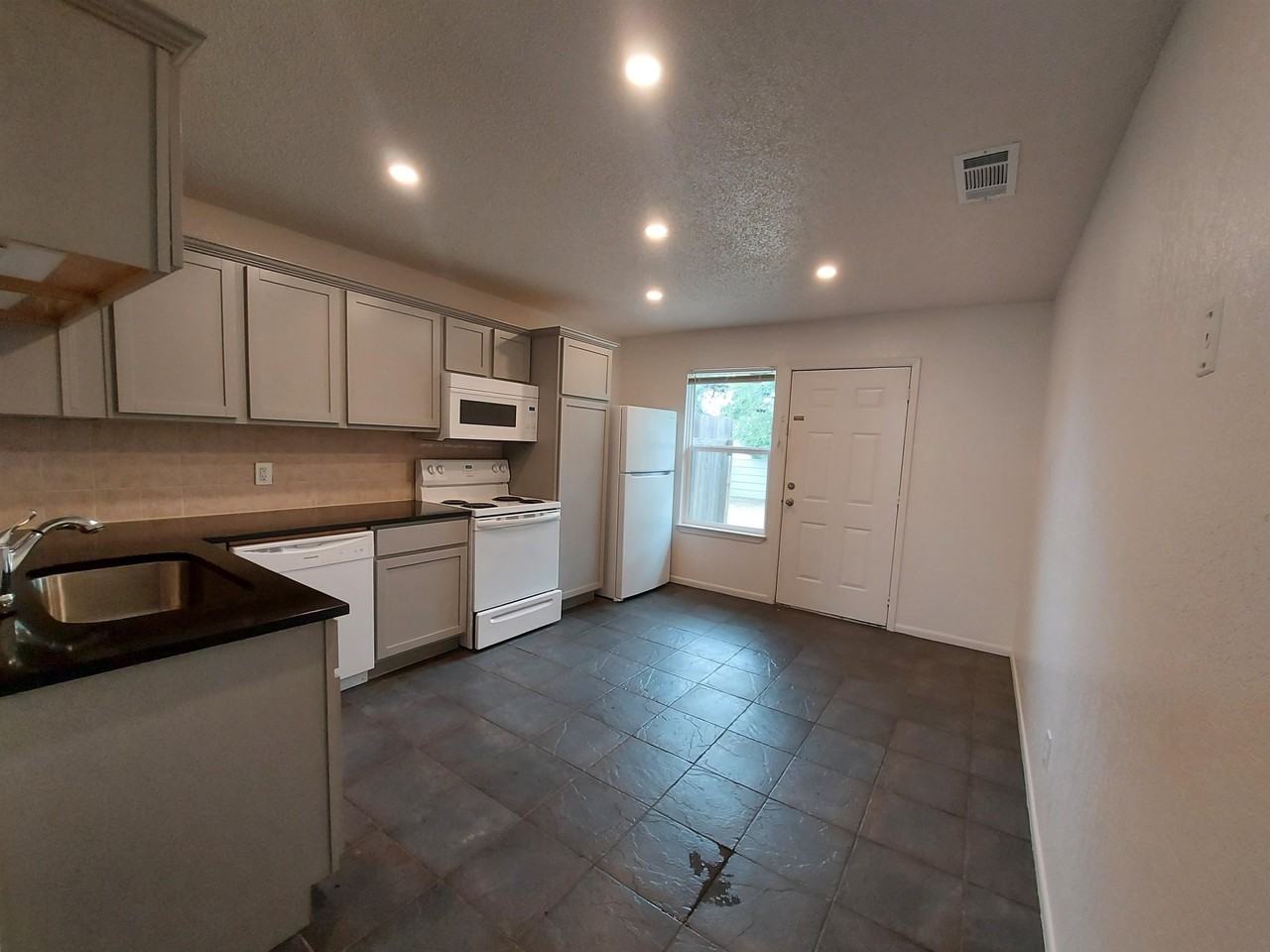 1904 Ridgeview - Photo 6 of 14
