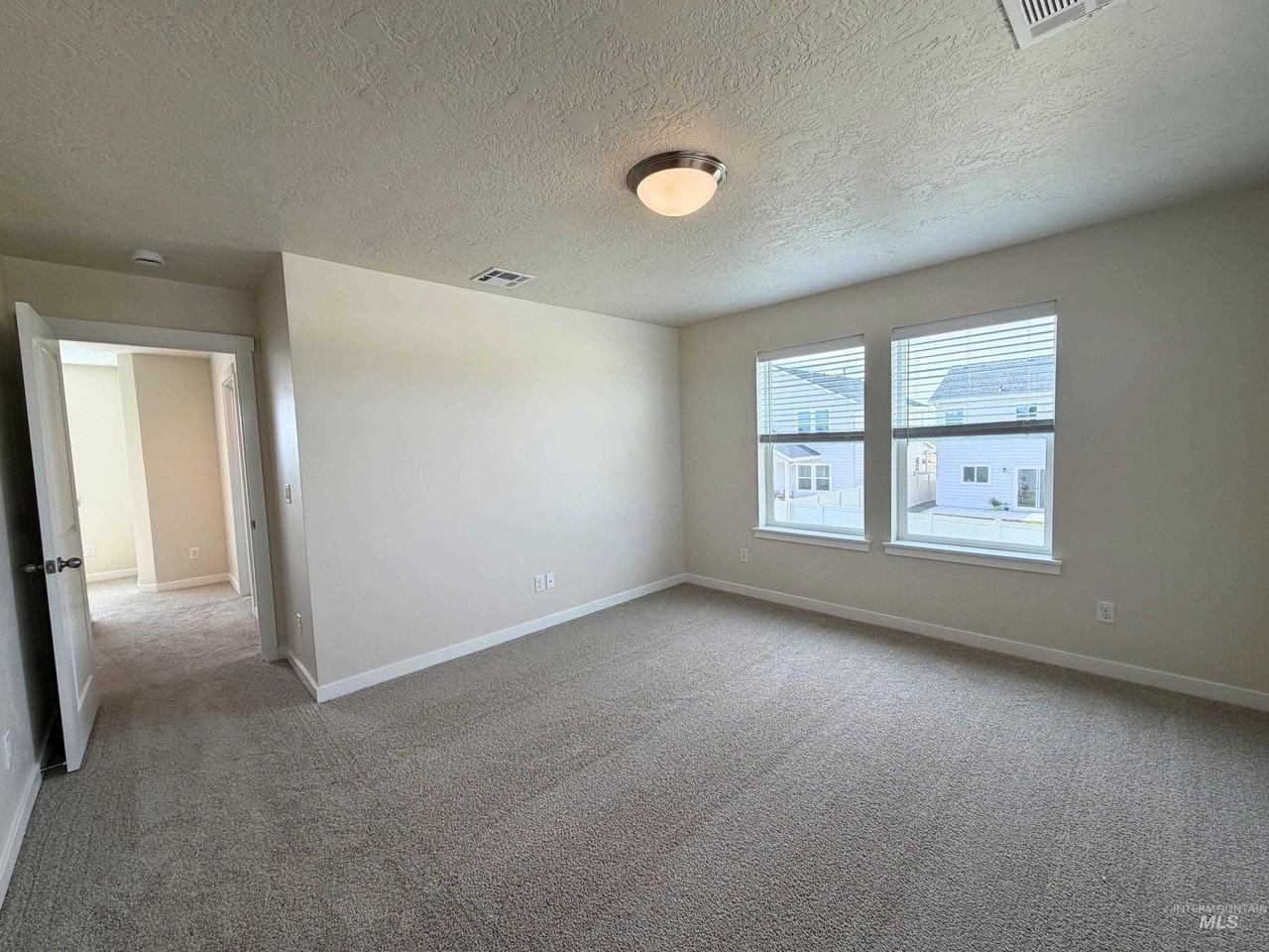 3411 W Scree St - Photo 6 of 14