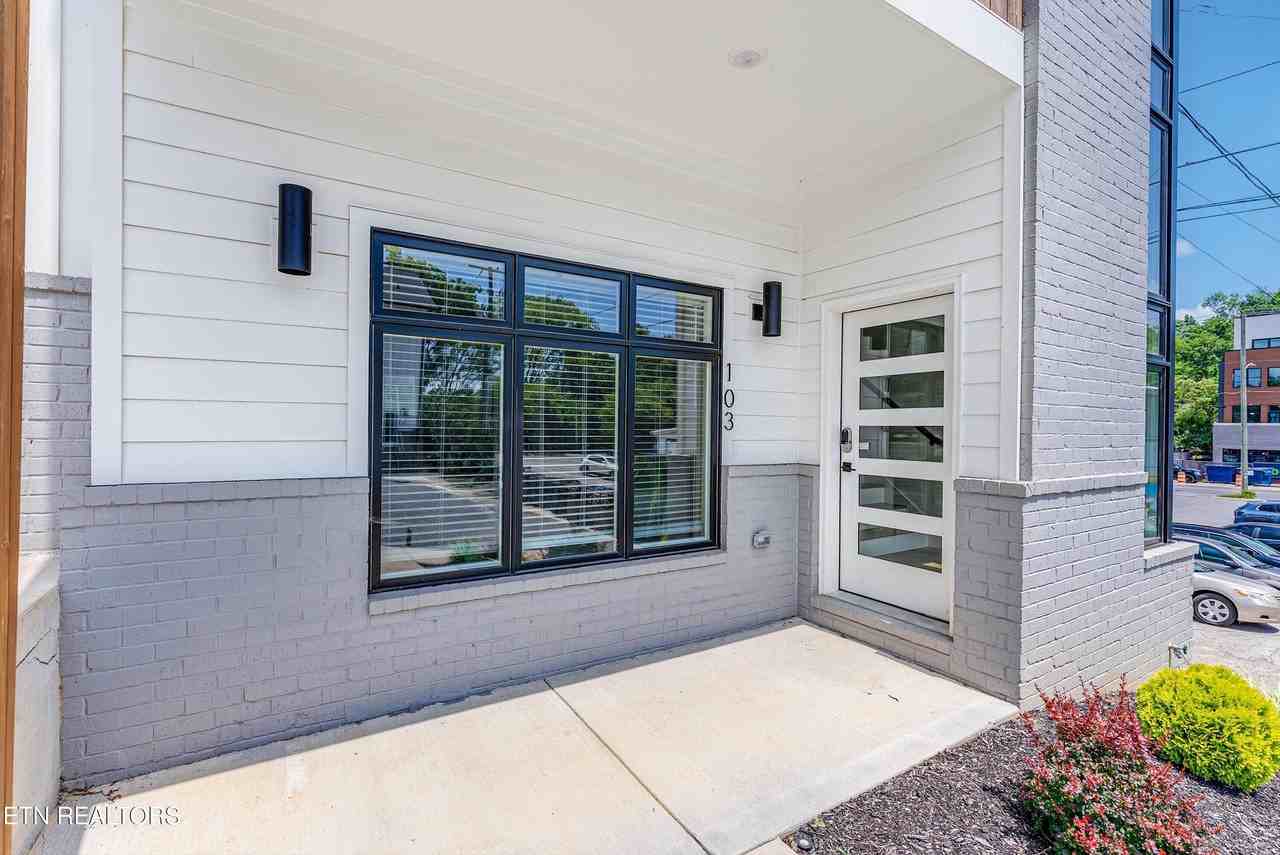 904 Phillips Ave - Photo 4 of 47
