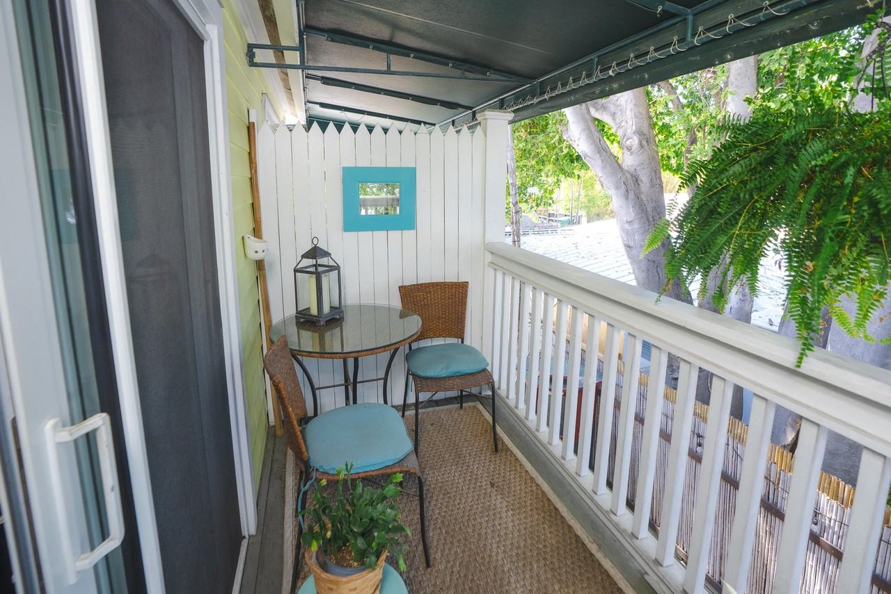 513 Truman Ave #B - Photo 5 of 11