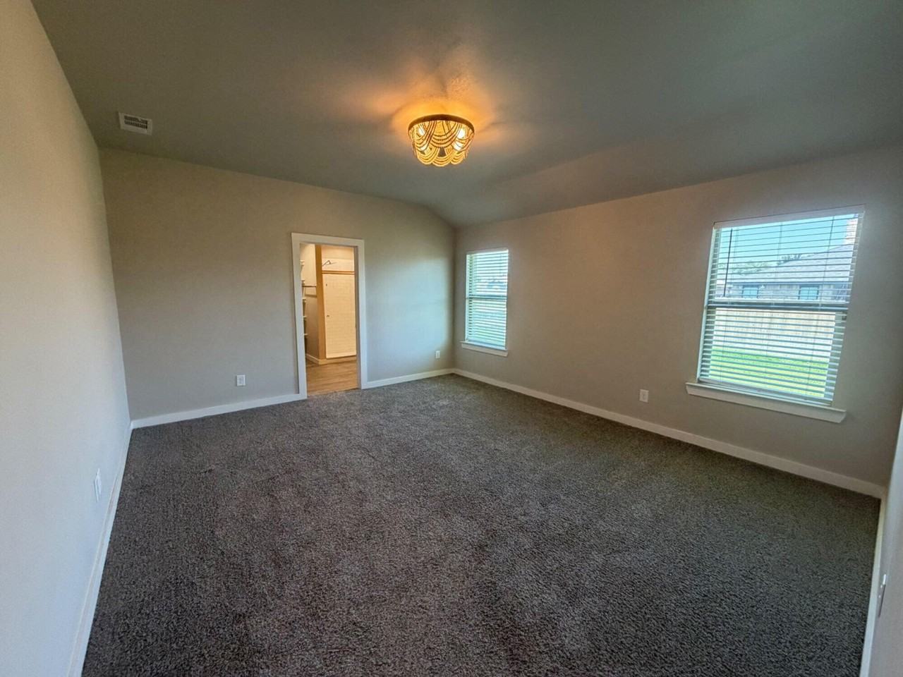 328 Ranger St - Photo 7 of 14