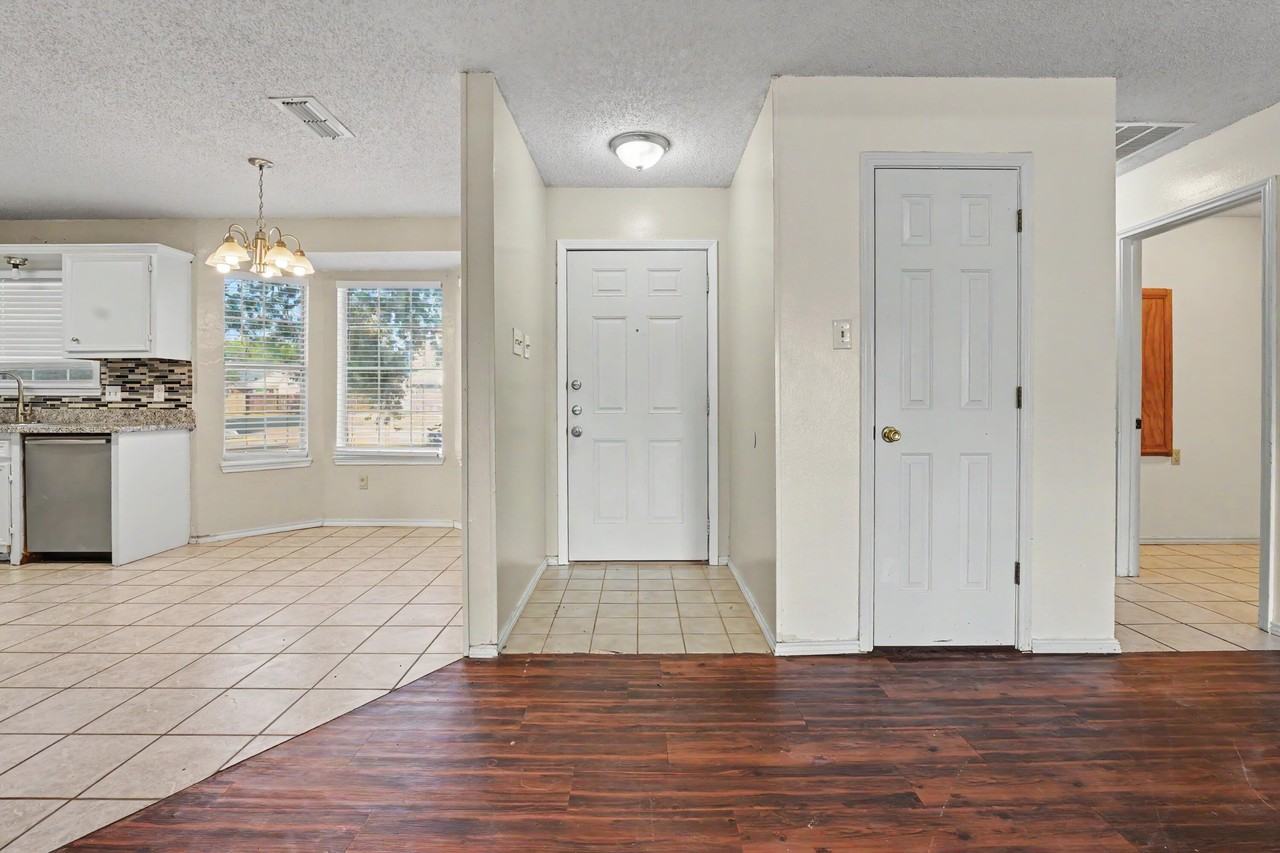 1010 Hyden Ave - Photo 3 of 22