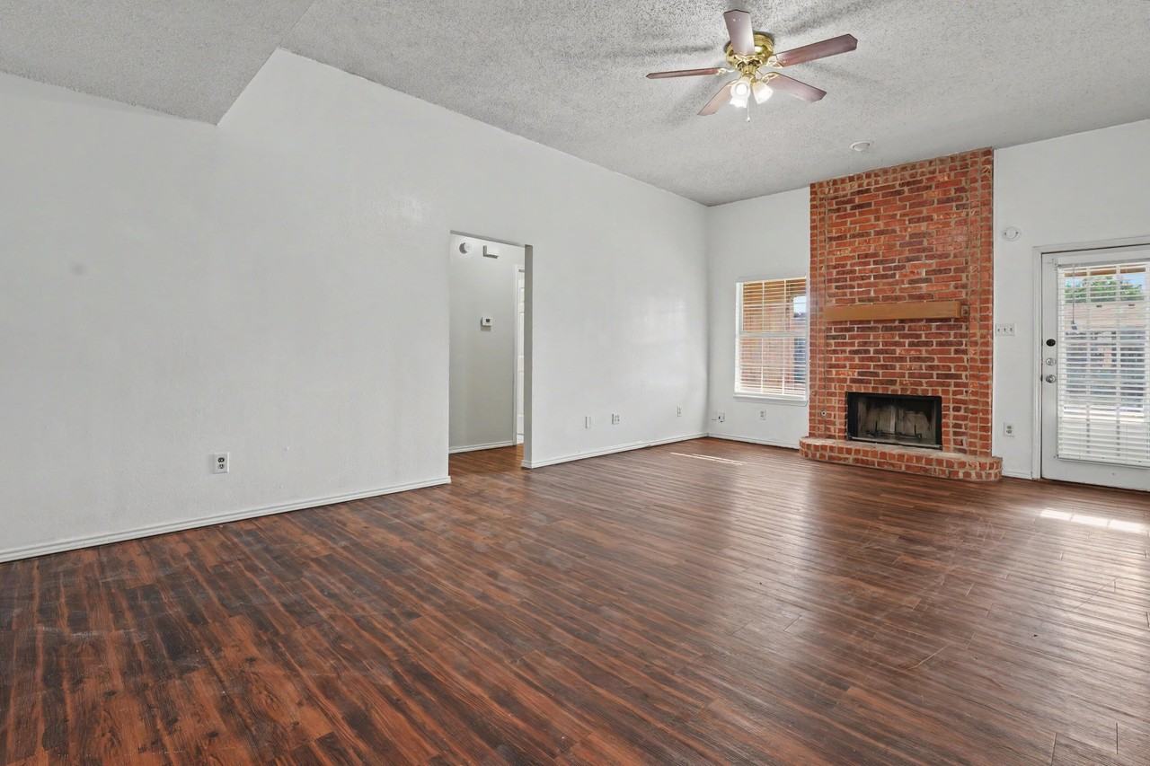 1010 Hyden Ave - Photo 5 of 22