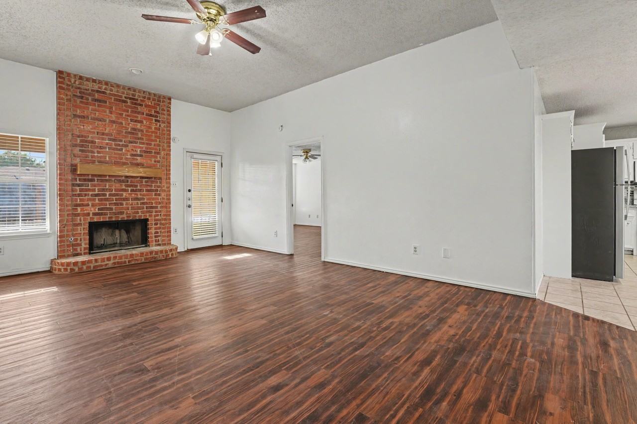 1010 Hyden Ave - Photo 6 of 22