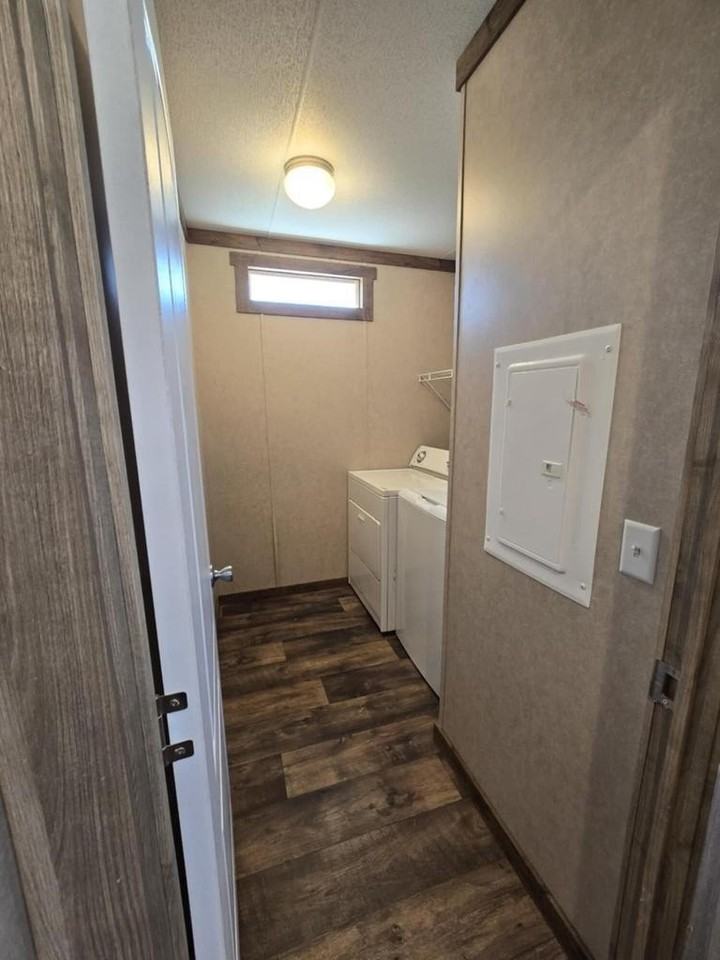 304 3rd St - Photo 6 of 16