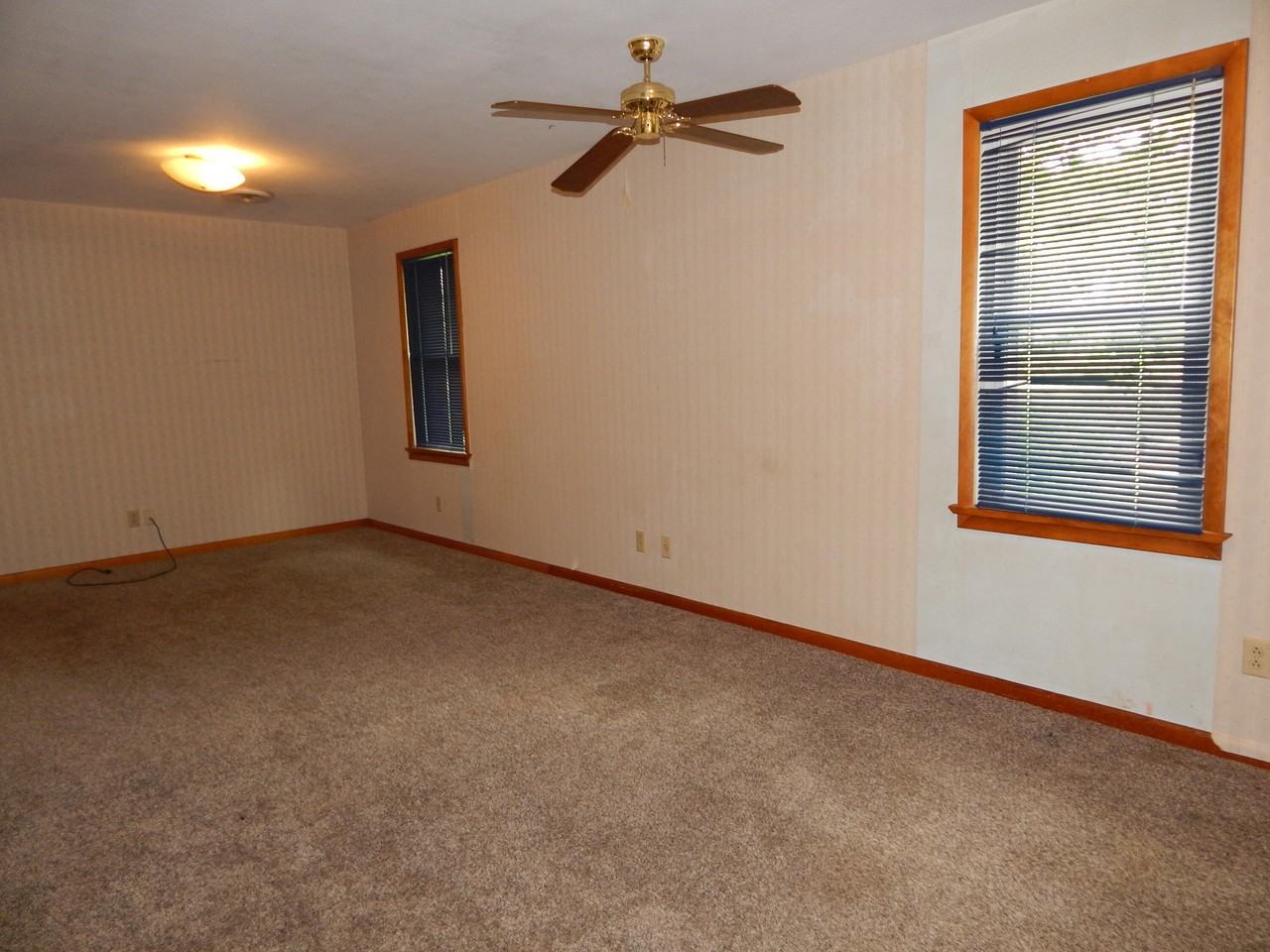 2216 Dyke Rd - Photo 3 of 7