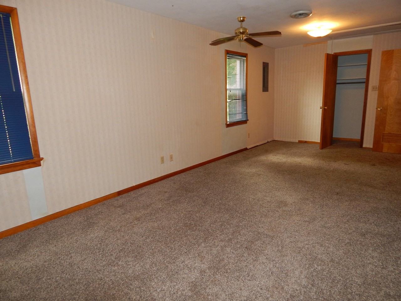 2216 Dyke Rd - Photo 5 of 7