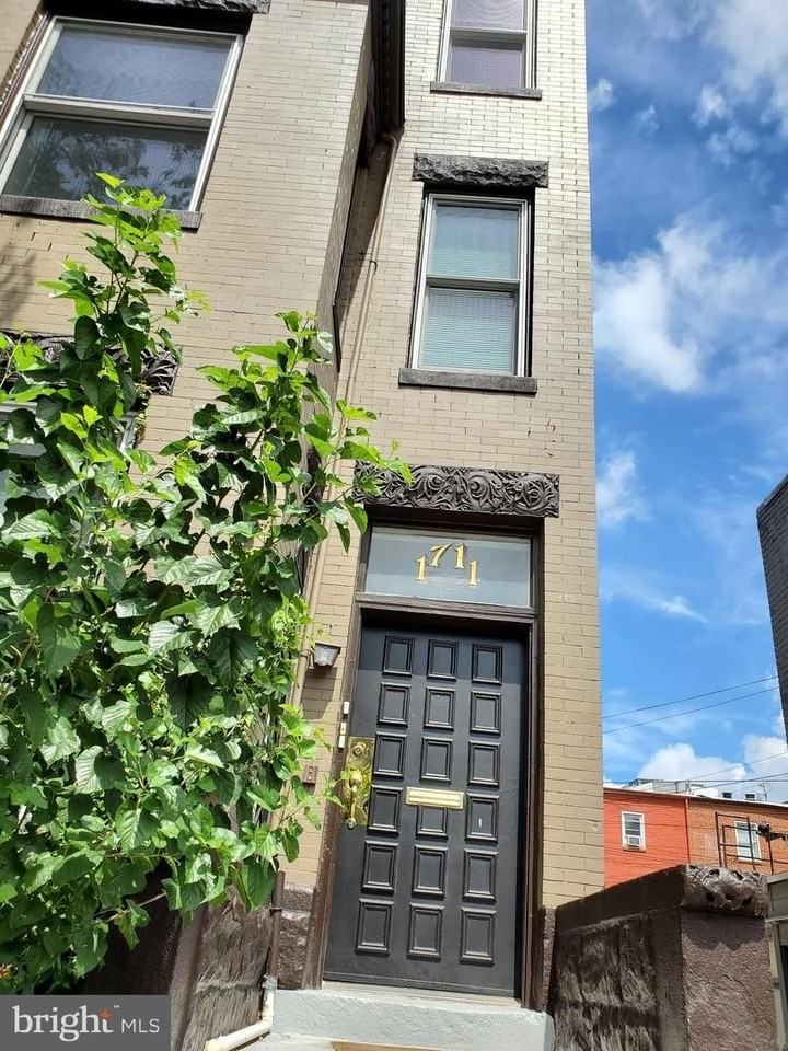 1711 U St Nw - Photo 2 of 4