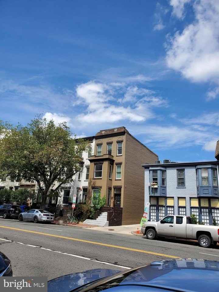 1711 U St Nw - Photo 3 of 4