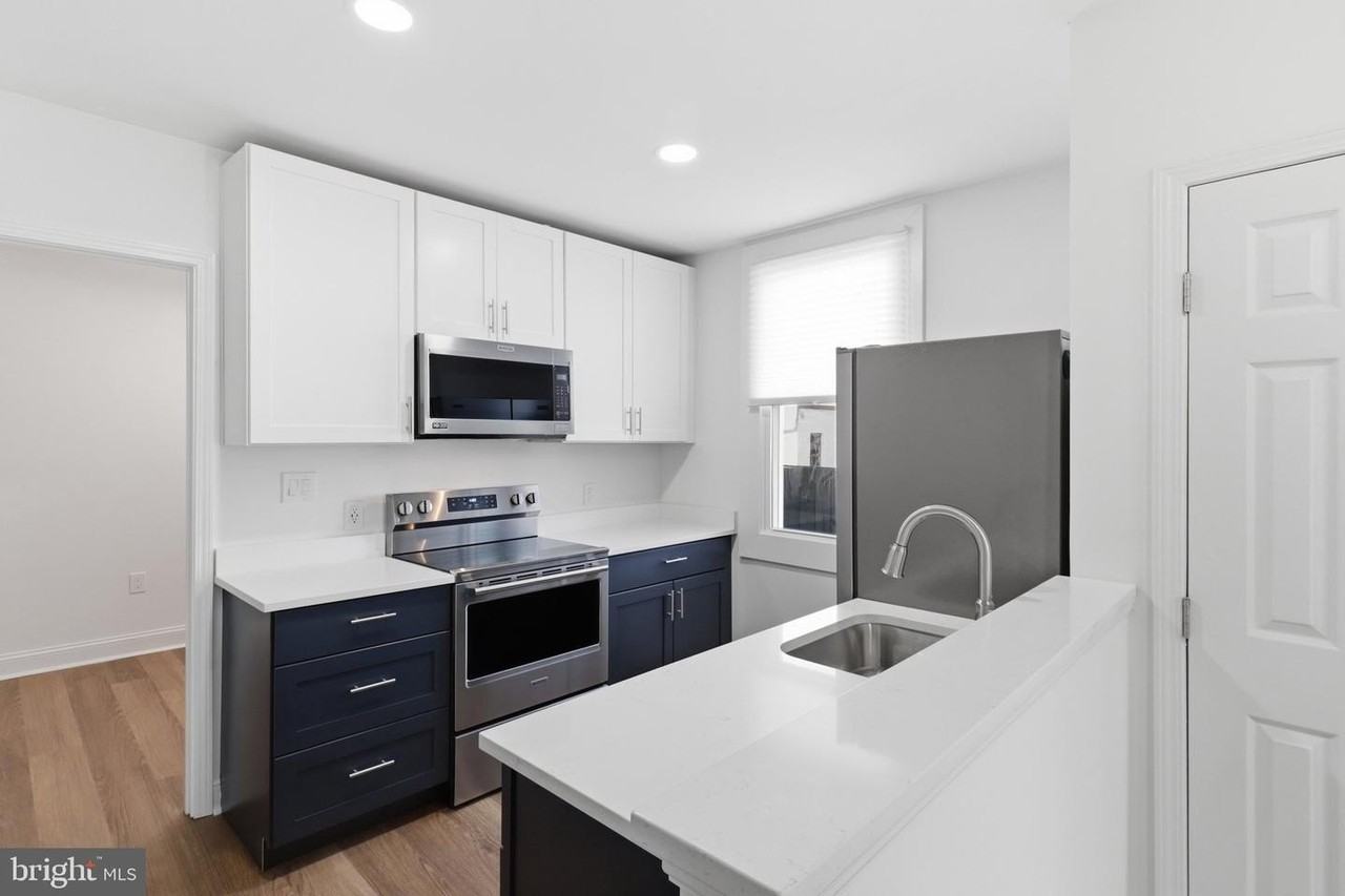 20 E 7th St - Photo 7 of 29