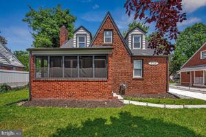 featured image of 3704 Hamilton St