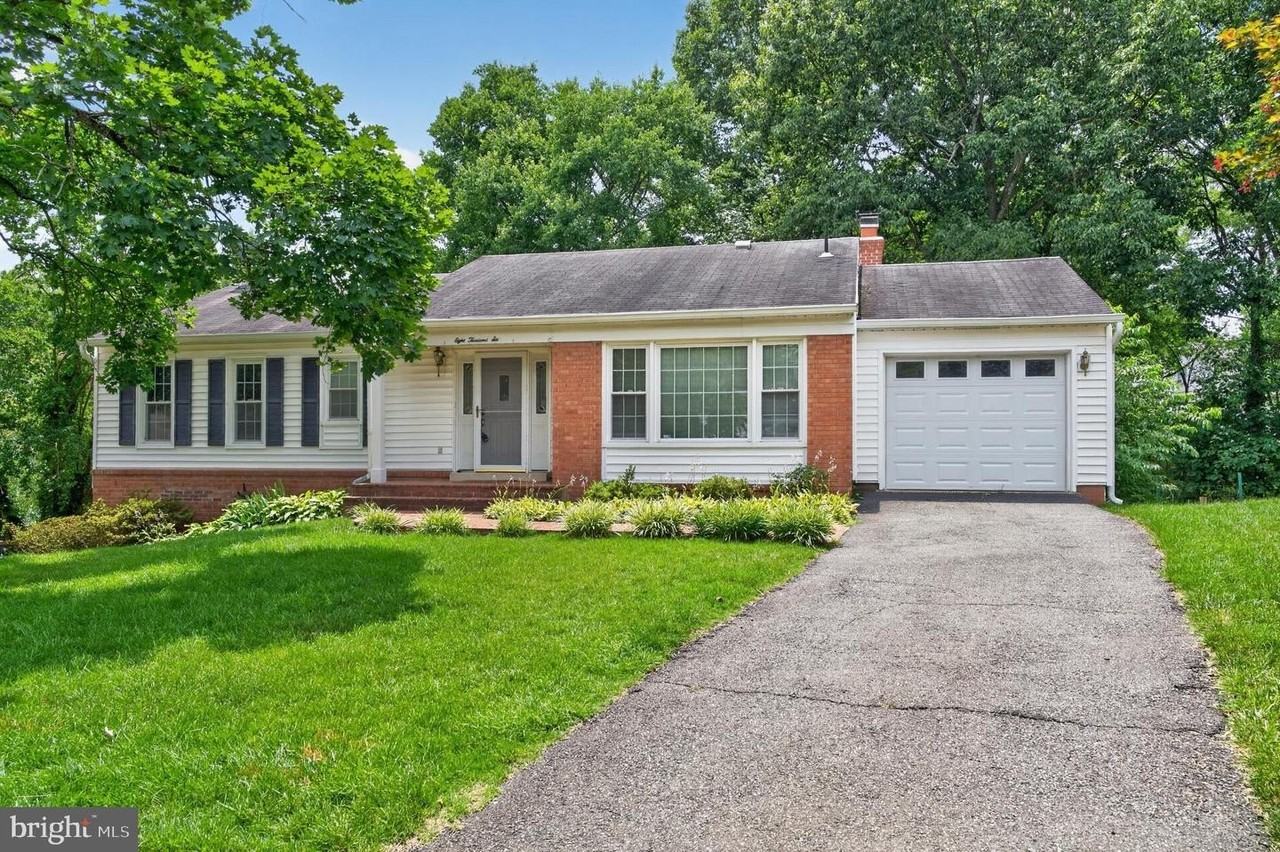 8006 Lady Lewis Ct - Photo 2 of 30