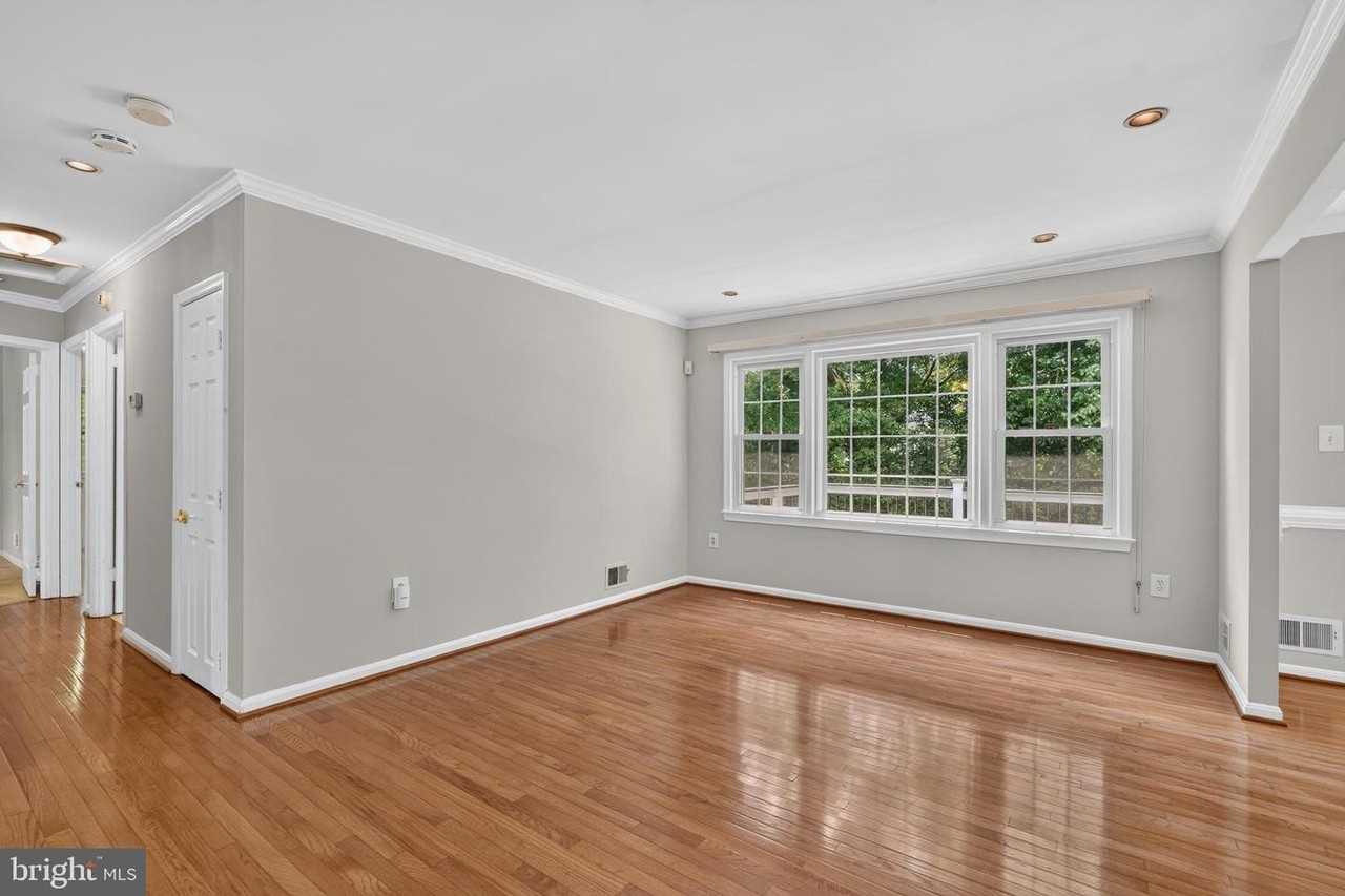 8006 Lady Lewis Ct - Photo 6 of 30