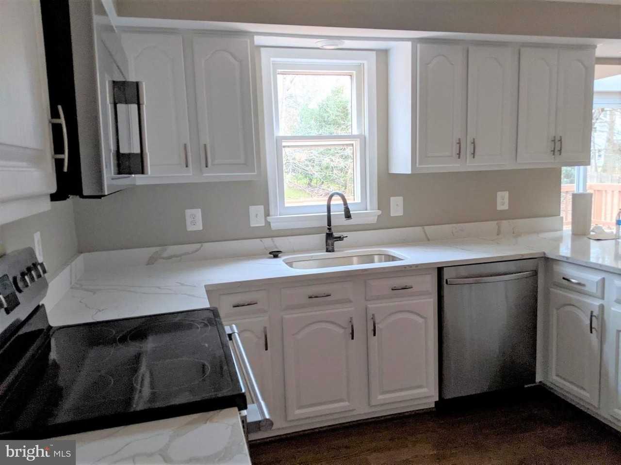 4850 Slatestone Ct - Photo 2 of 13