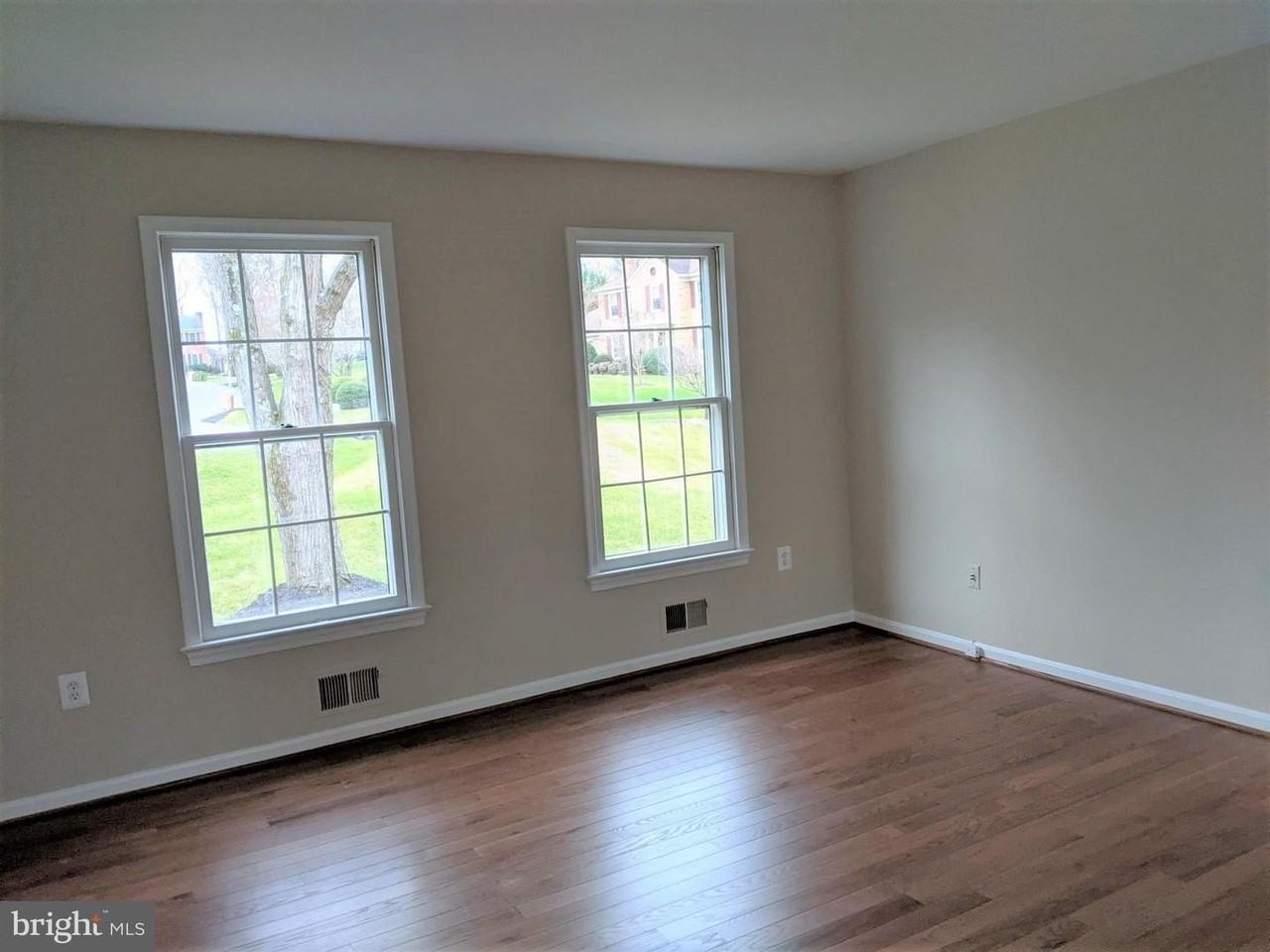 4850 Slatestone Ct - Photo 6 of 13