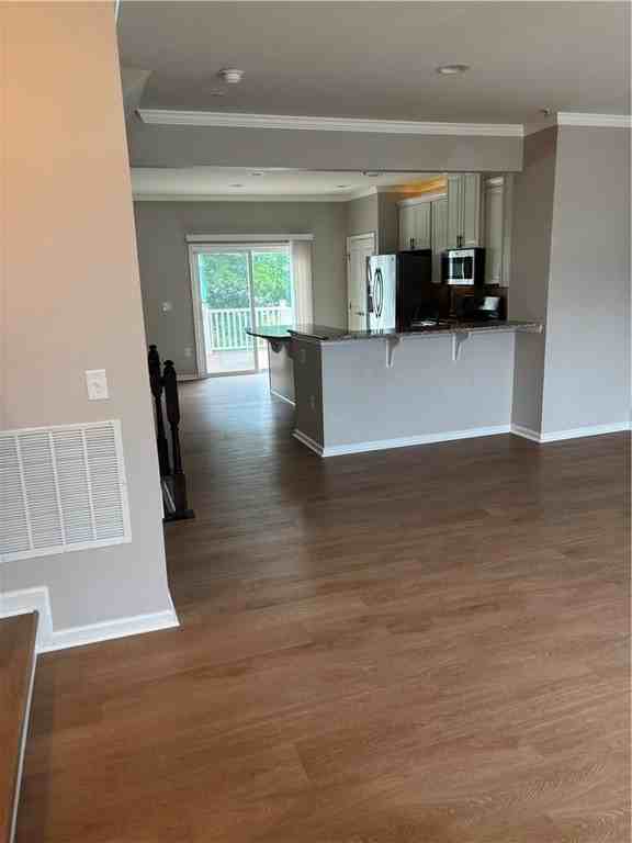 1155 Westminster Dr - Photo 4 of 16