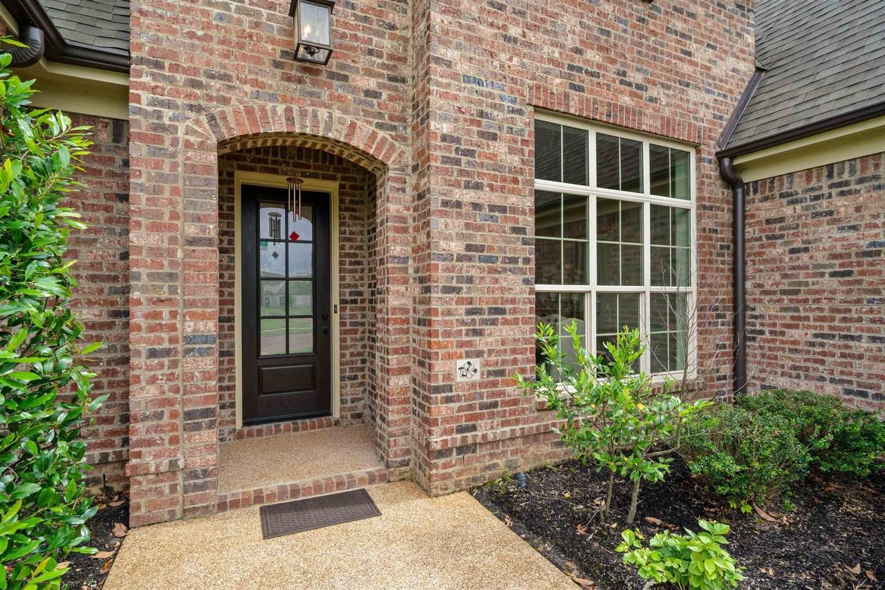 4513 Chestnut Hill Dr - Photo 2 of 24