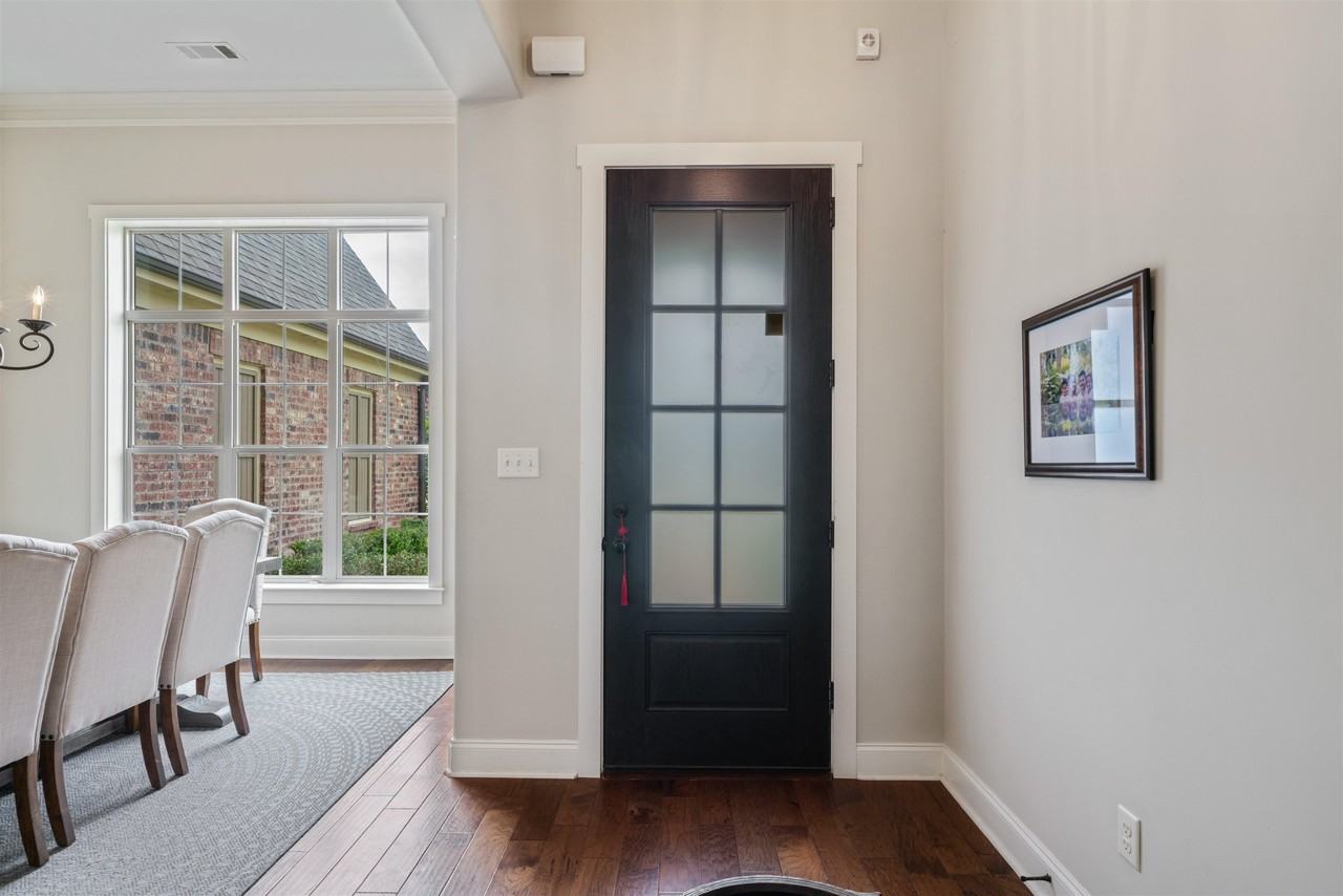 4513 Chestnut Hill Dr - Photo 4 of 24