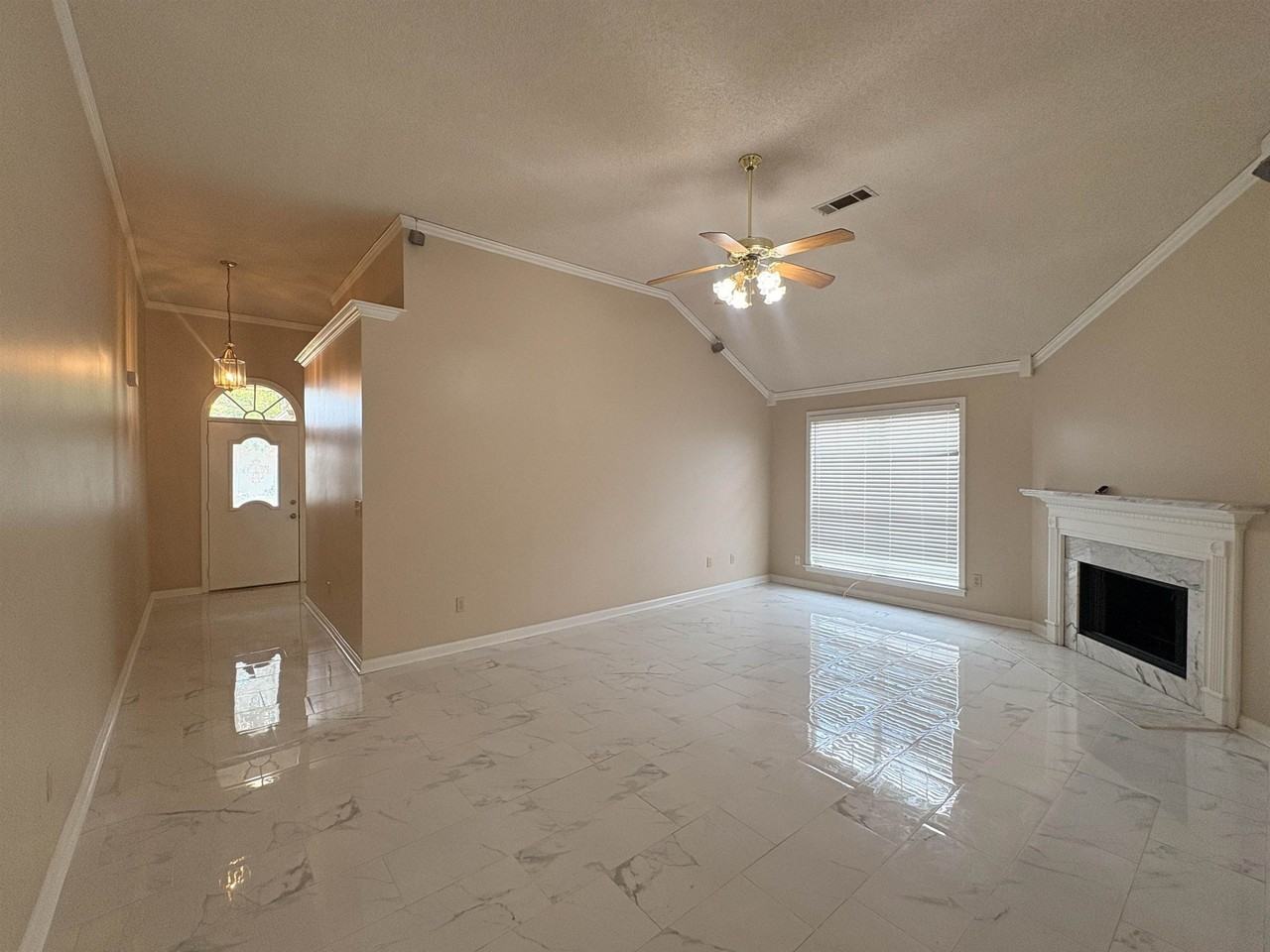 390 N Ericson Rd - Photo 2 of 23