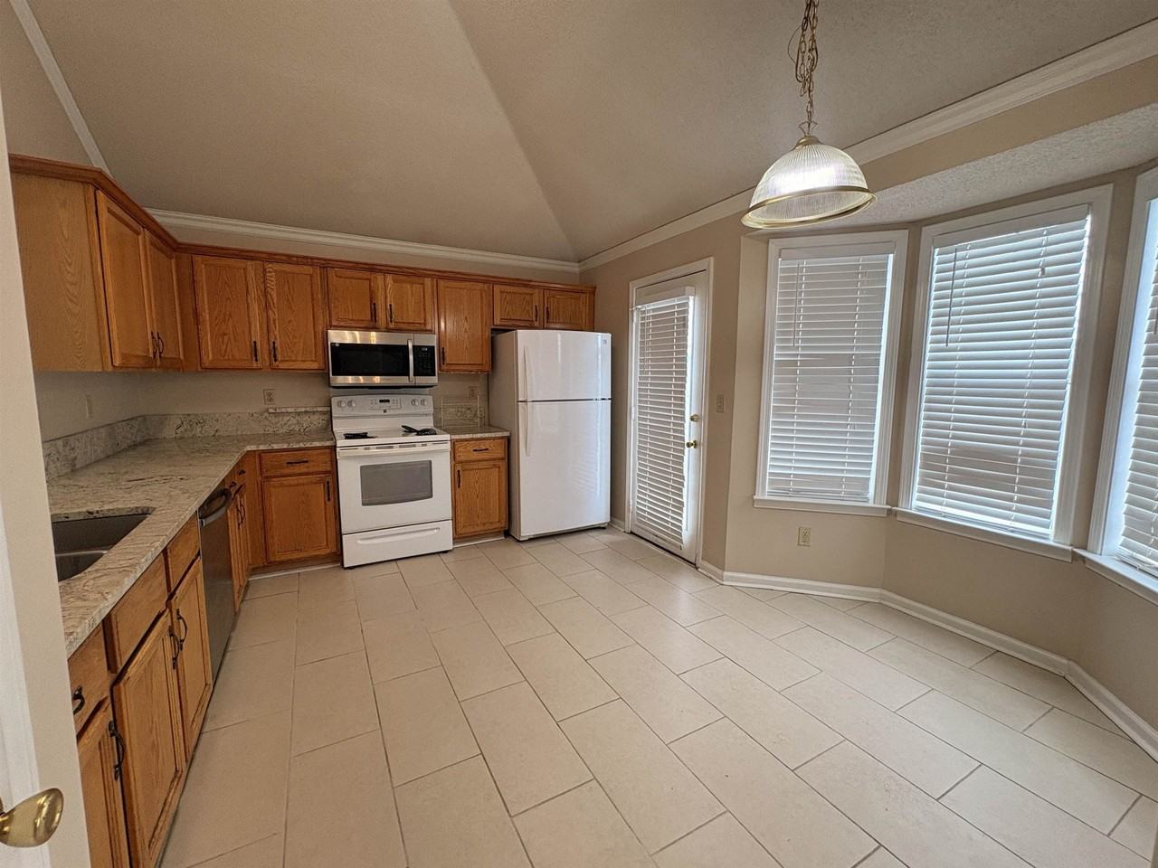 390 N Ericson Rd - Photo 3 of 23