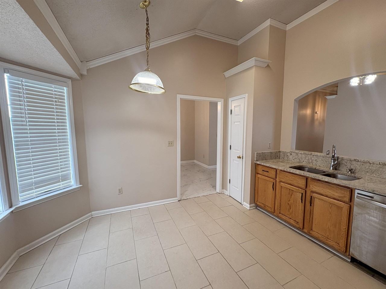 390 N Ericson Rd - Photo 4 of 23