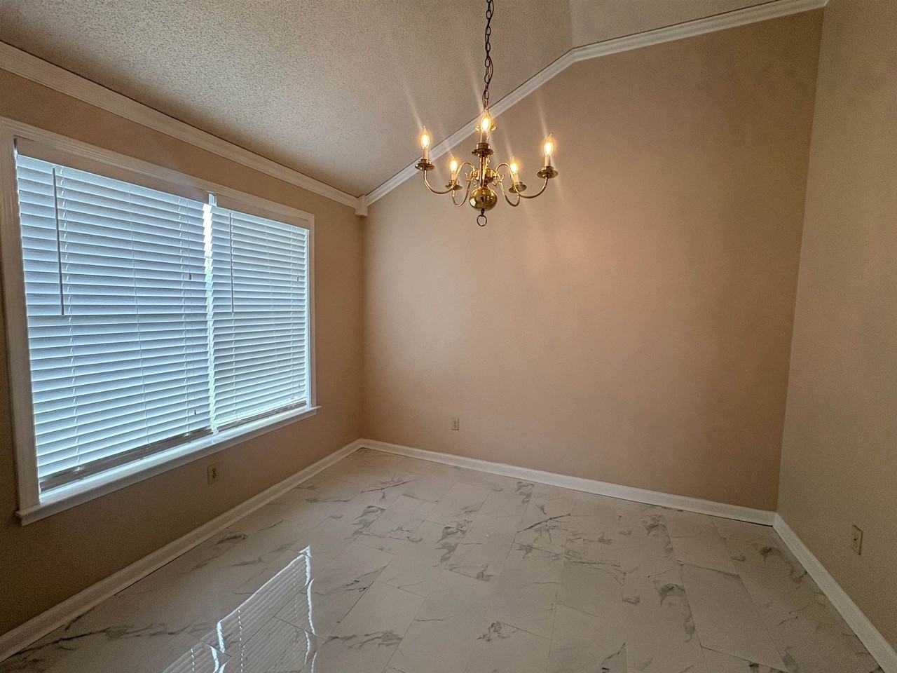 390 N Ericson Rd - Photo 7 of 23