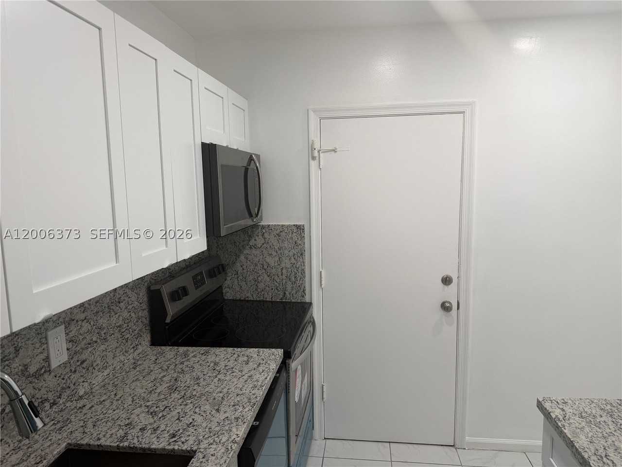 2200 Ne 66th St #1426 - Photo 4 of 50