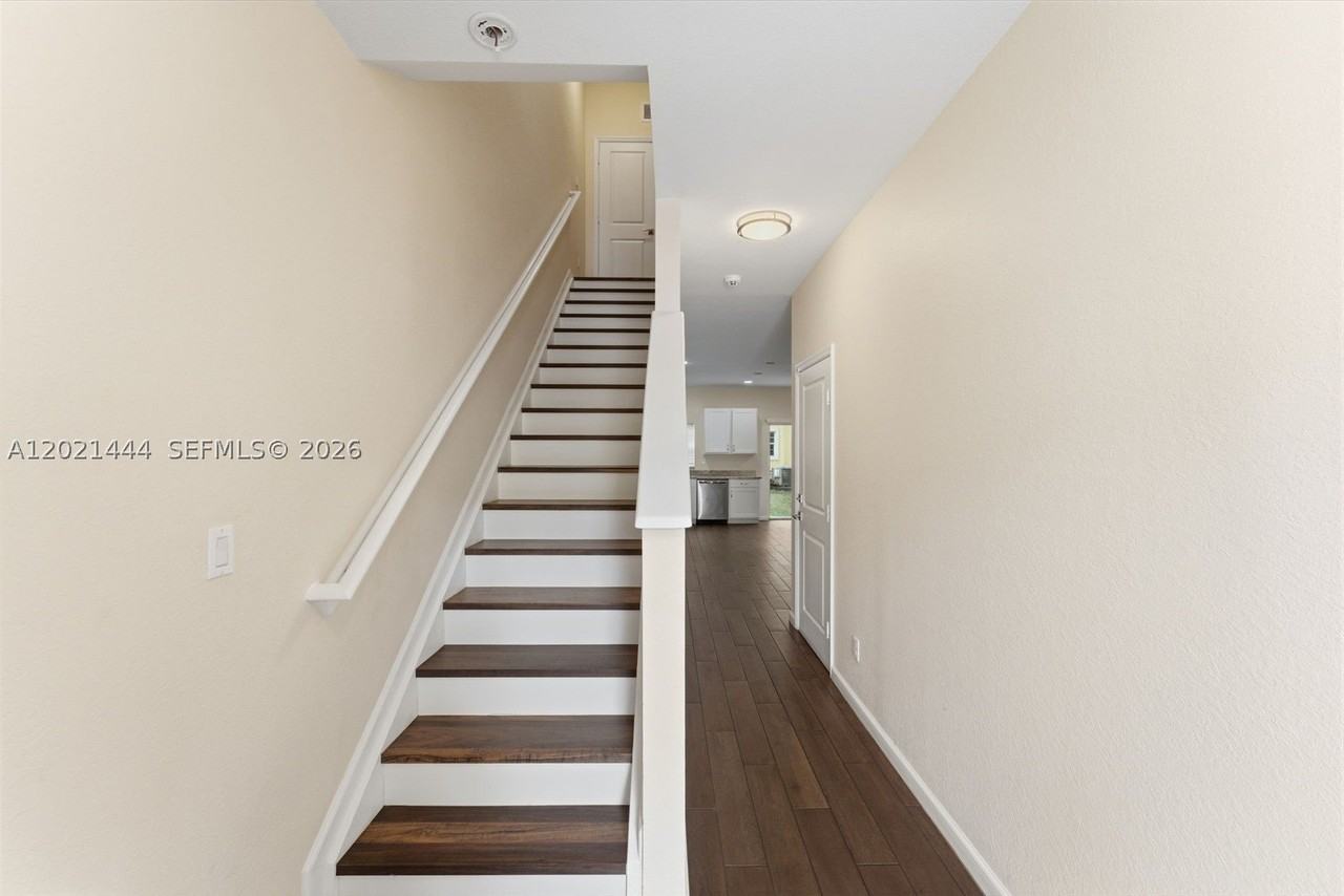 4032 Nw 11th St #4032 - Photo 6 of 41