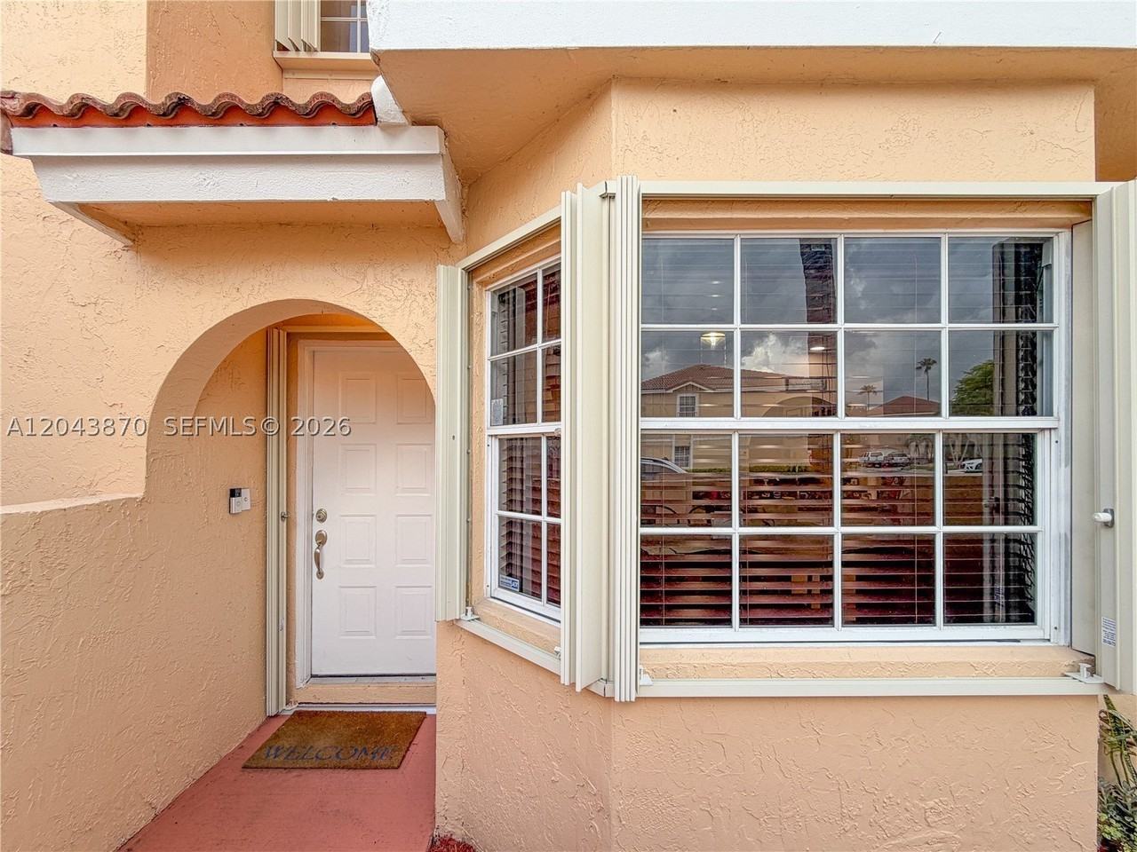 11415 Lakeview Dr #2D - Photo 4 of 39