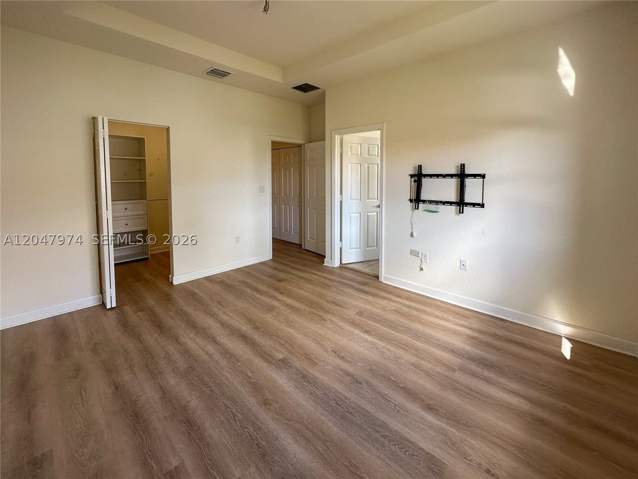 3384 Se 1st St #3384 - Photo 4 of 6