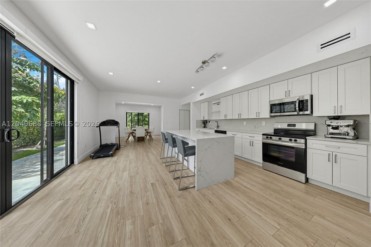 180 Sw 38th Ct - Photo 6 of 19