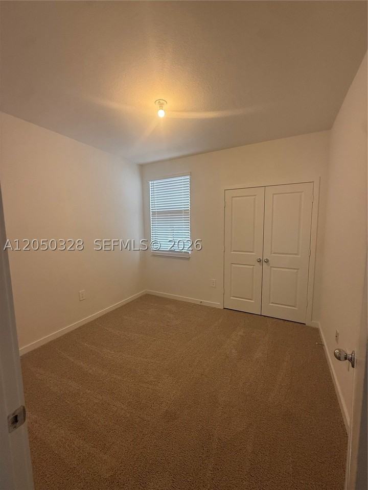 1318 Ne 4th Ave #1318 - Photo 2 of 11