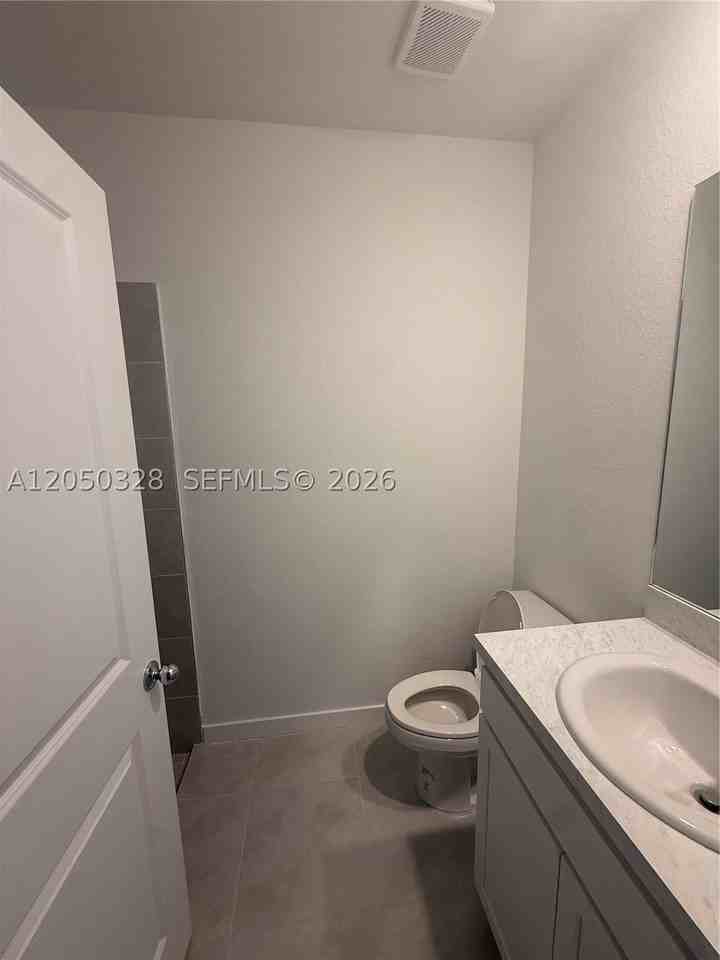 1318 Ne 4th Ave #1318 - Photo 3 of 11