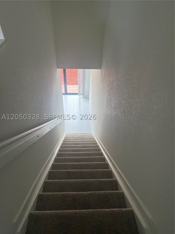 1318 Ne 4th Ave #1318 - Photo 5 of 11