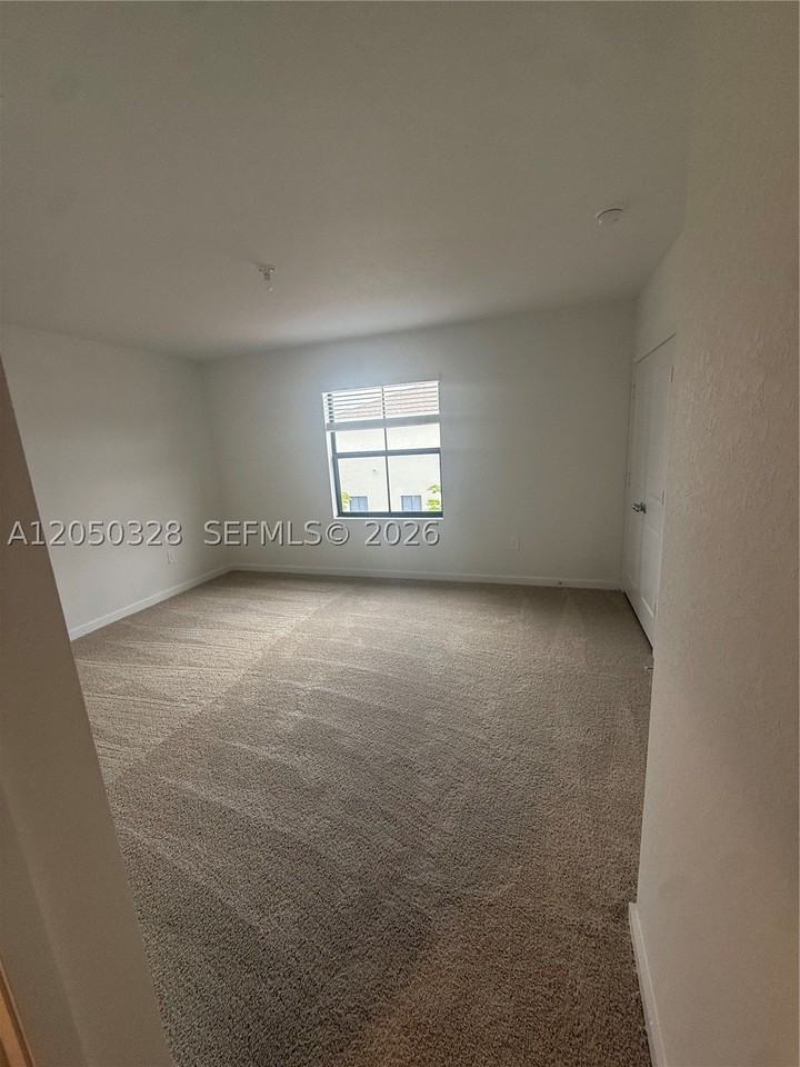 1318 Ne 4th Ave #1318 - Photo 6 of 11