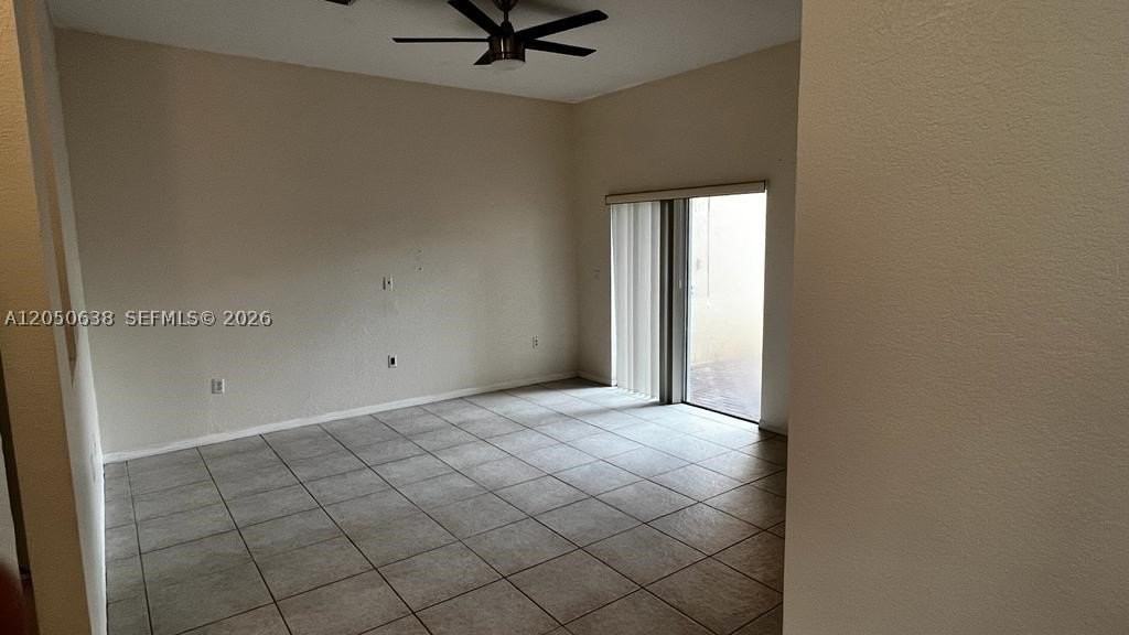 2416 Se 19th Ct #2416 - Photo 7 of 14