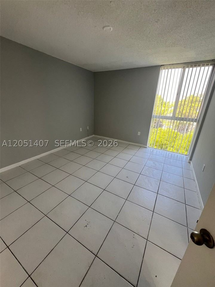 7035 Nw 186th St #D509 - Photo 5 of 10