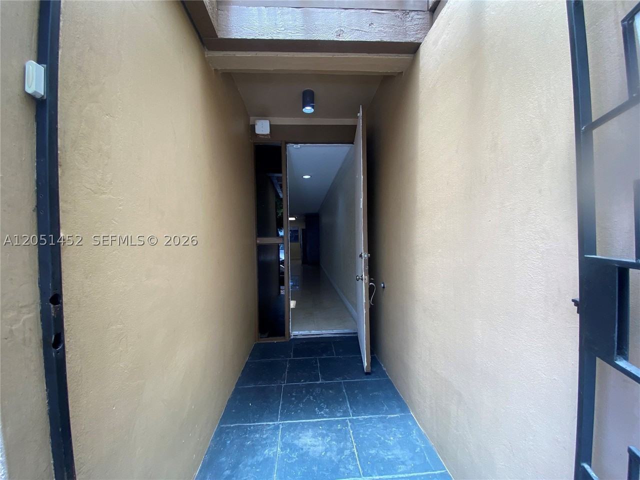 16100 Kilmarnock Dr - Photo 4 of 48