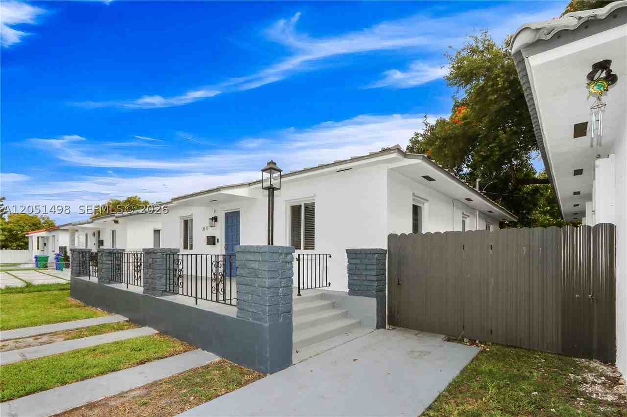 3171 Nw 17th St - Photo 3 of 27