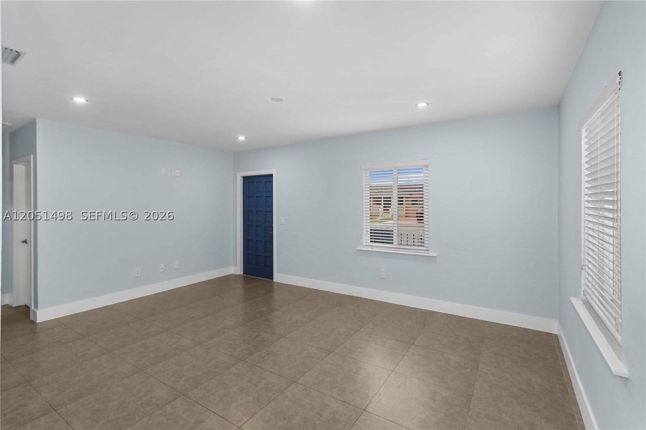 3171 Nw 17th St - Photo 5 of 27