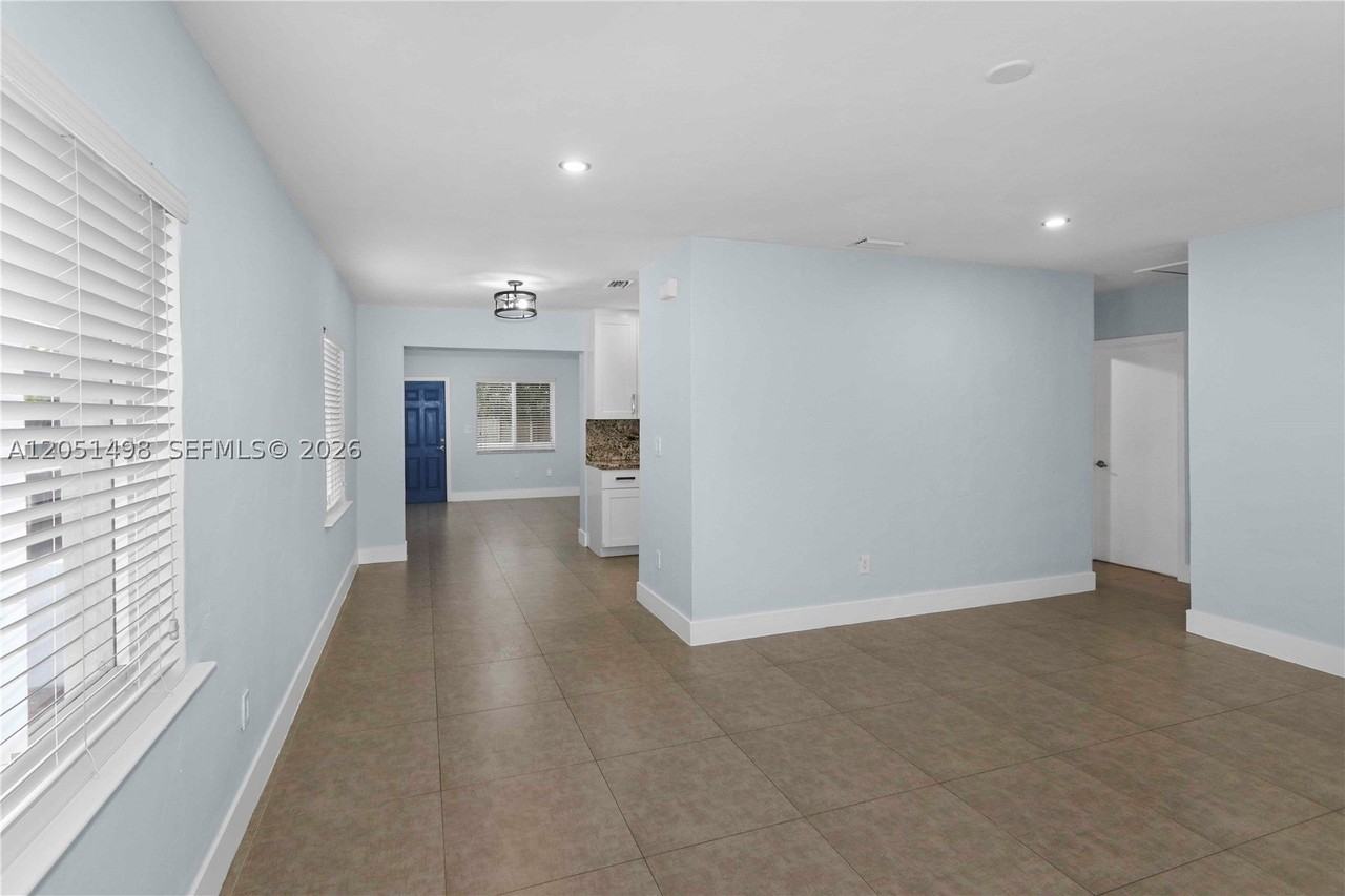 3171 Nw 17th St - Photo 7 of 27
