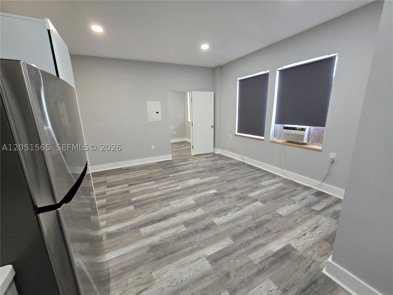 1629 Sw 6th St #4 - Photo 6 of 43