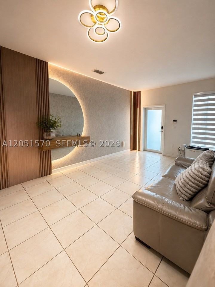 5724 Nw 112th Pl #5724 - Photo 3 of 14
