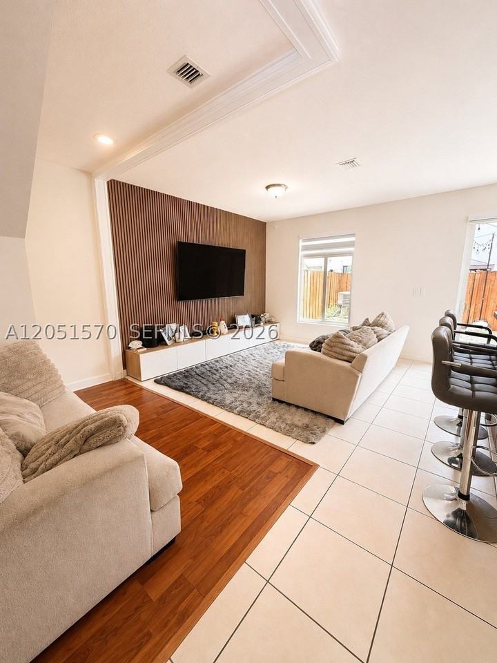 5724 Nw 112th Pl #5724 - Photo 4 of 14