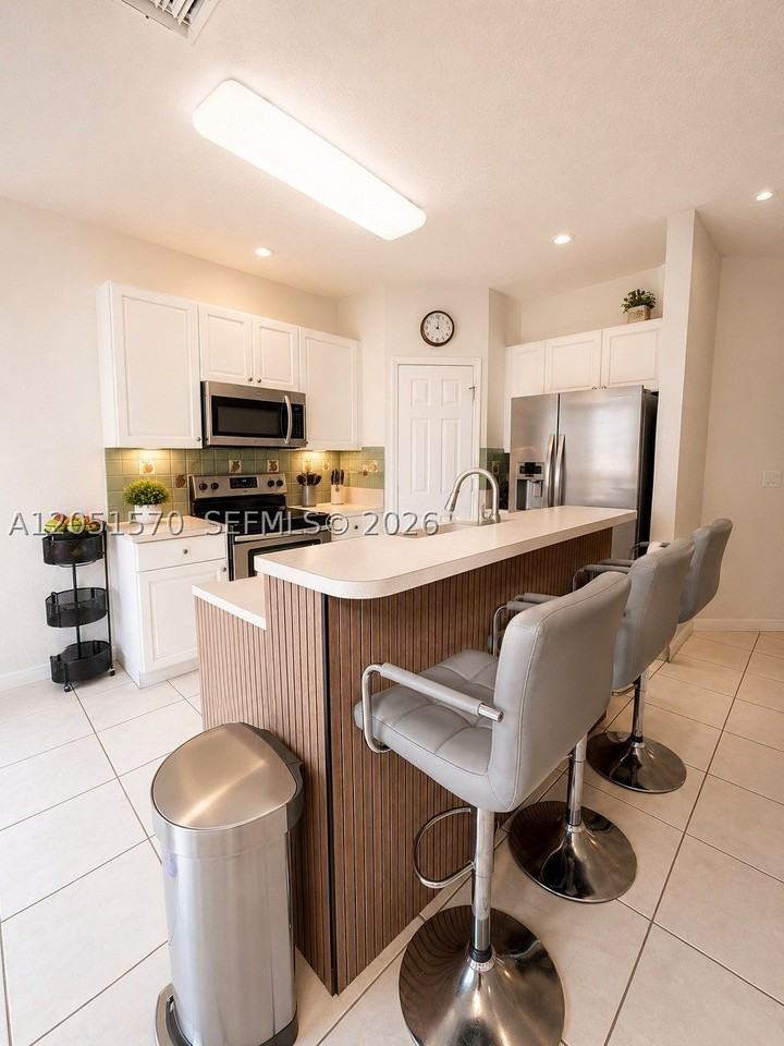 5724 Nw 112th Pl #5724 - Photo 5 of 14