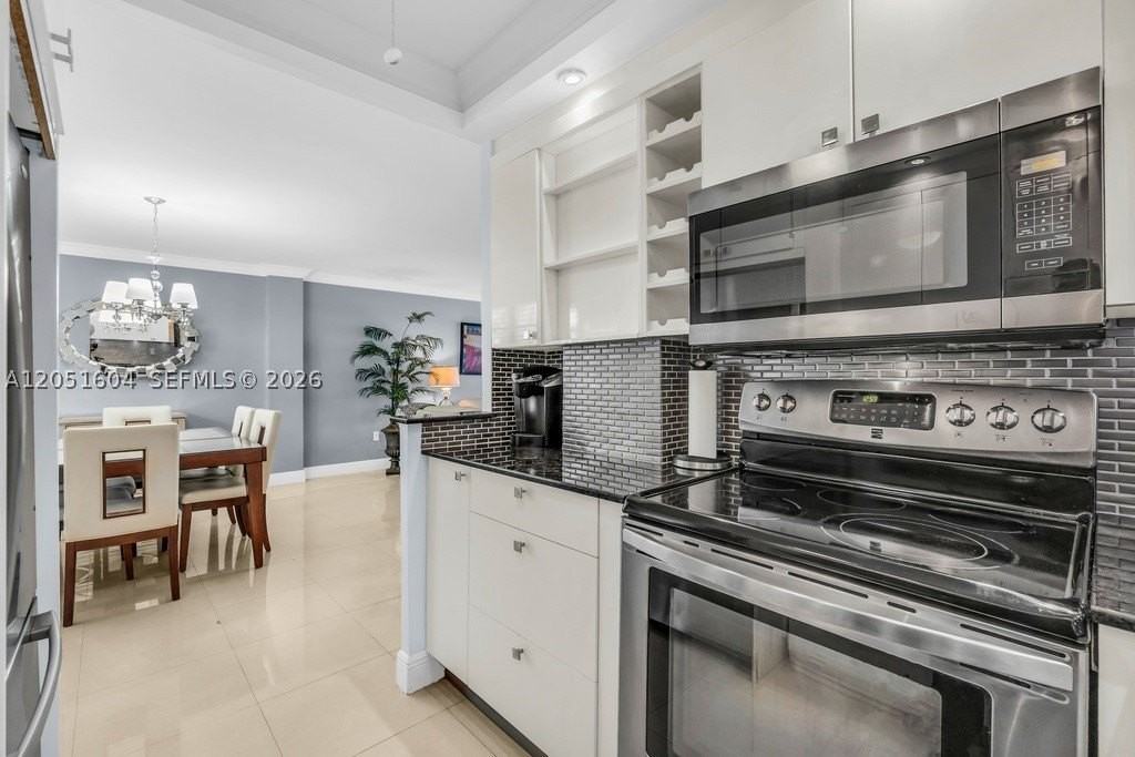 220 Kings Point Dr #314 - Photo 6 of 25
