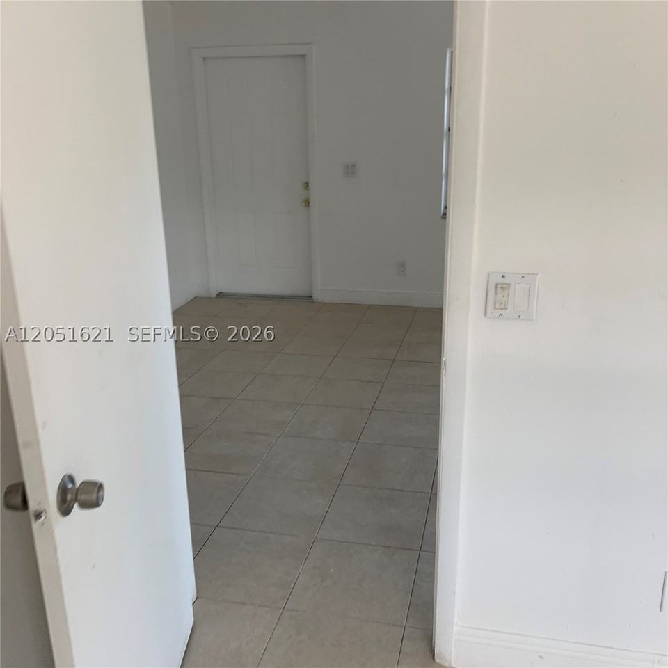 308 Nw 9th St - Photo 7 of 22